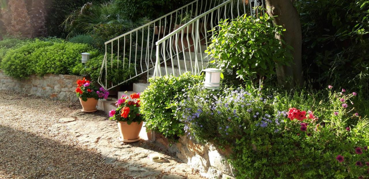 Hotel La Grenotte au Castellet Le Castellet  Esterno foto