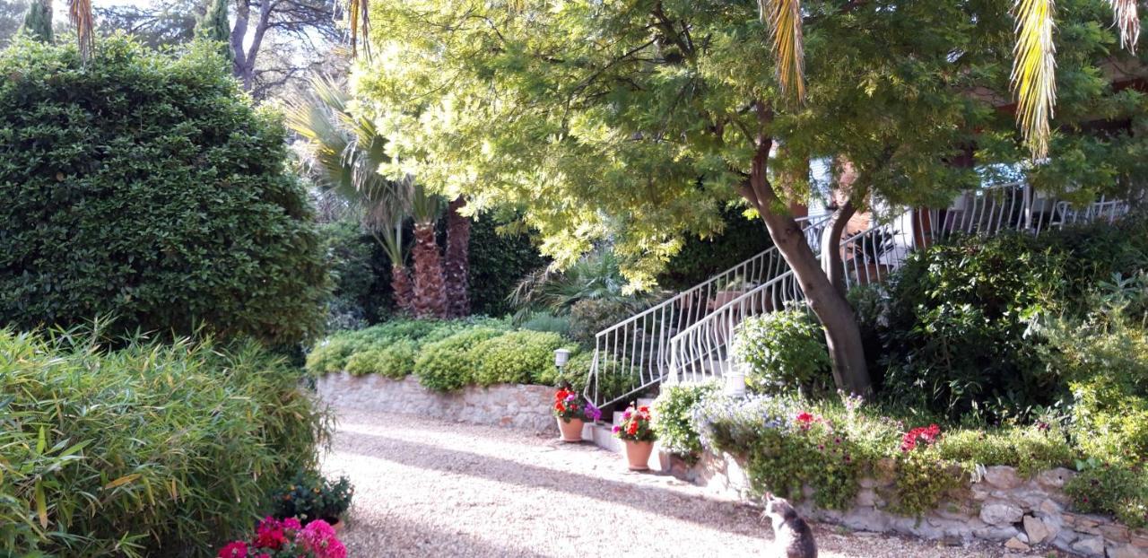 Hotel La Grenotte au Castellet Le Castellet  Esterno foto